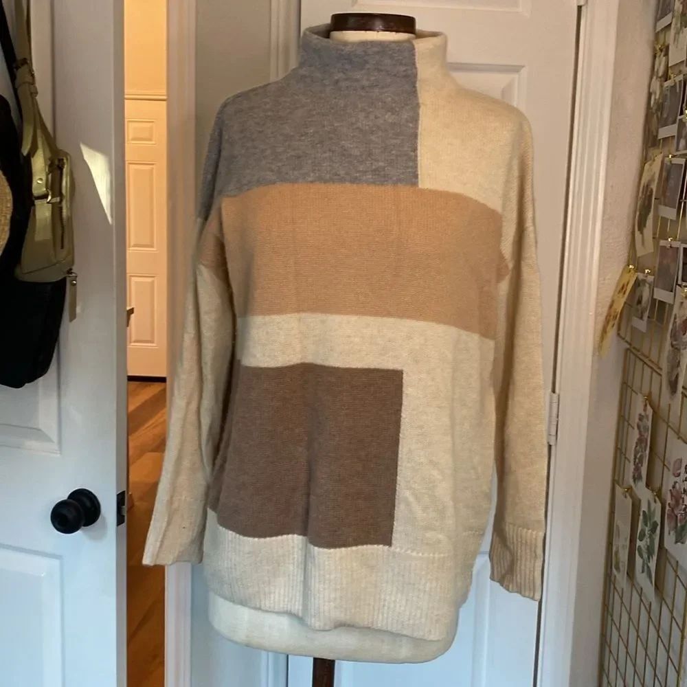 Magaschoni 100% cashmere colorblock beige mockneck